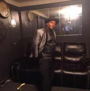 Meet your Posher, Roy